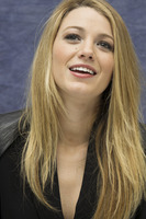 Blake Lively Longsleeve T-shirt #2319583