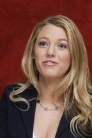 Blake Lively Longsleeve T-shirt #2319635