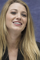 Blake Lively Longsleeve T-shirt #2319641