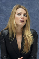 Blake Lively Longsleeve T-shirt #2319649