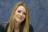 Blake Lively Longsleeve T-shirt #2319654