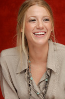 Blake Lively Longsleeve T-shirt #2319655
