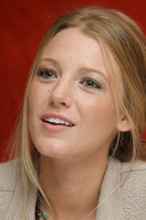 Blake Lively Longsleeve T-shirt #2319670