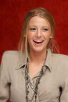 Blake Lively Longsleeve T-shirt #2319690