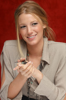 Blake Lively Longsleeve T-shirt #2319715
