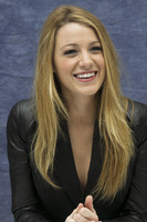 Blake Lively Longsleeve T-shirt #2319766