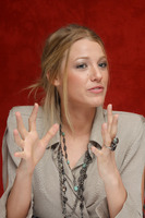 Blake Lively Longsleeve T-shirt #2319775