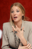 Blake Lively Longsleeve T-shirt #2319803