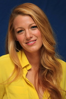 Blake Lively Longsleeve T-shirt #2355594