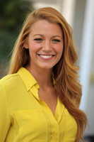 Blake Lively Longsleeve T-shirt #2355602