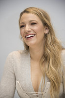 Blake Lively Longsleeve T-shirt #2850965