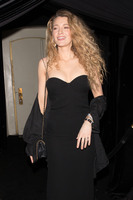 Blake Lively Longsleeve T-shirt #3180040