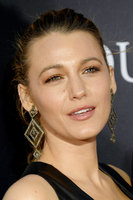 Blake Lively Longsleeve T-shirt #3230324