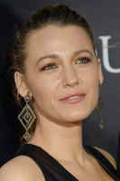 Blake Lively Longsleeve T-shirt #3230379