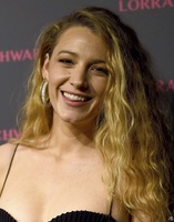 Blake Lively Longsleeve T-shirt #3230544