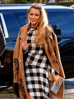 Blake Lively Longsleeve T-shirt #3268372
