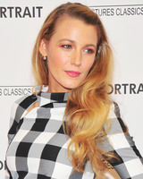 Blake Lively Longsleeve T-shirt #3268463