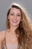 Blake Lively Longsleeve T-shirt #3718417