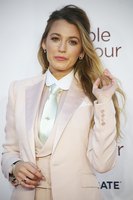 Blake Lively Longsleeve T-shirt #3718606