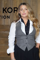 Blake Lively Longsleeve T-shirt #3938171