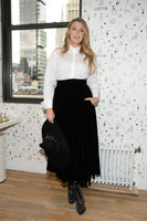 Blake Lively Longsleeve T-shirt #3938186