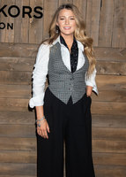 Blake Lively Longsleeve T-shirt #3951638