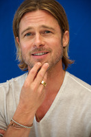 Brad Pitt Longsleeve T-shirt #2225439