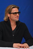 Brad Pitt Longsleeve T-shirt #2250422