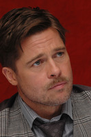 Brad Pitt Longsleeve T-shirt #2286600