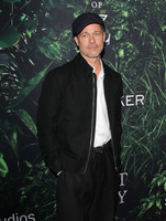 Brad Pitt Longsleeve T-shirt #2702267