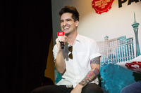 Brendon Urie magic mug #G2337820