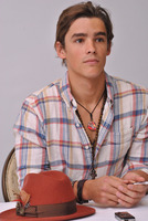 Brenton Thwaites Sweatshirt #2492398