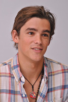 Brenton Thwaites t-shirt #2492401
