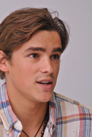Brenton Thwaites Tank Top #2492402