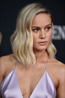 Brie Larson Sweatshirt #3836482