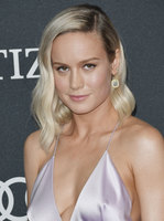 Brie Larson Longsleeve T-shirt #3836573