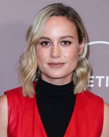 Brie Larson Longsleeve T-shirt #3895521