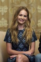 Britt Robertson t-shirt #2487610