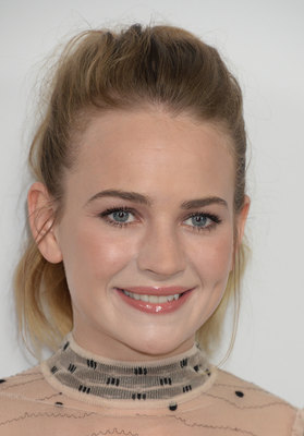 Britt Robertson posters