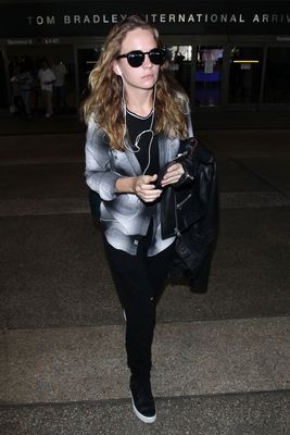 Britt Robertson posters