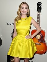 Britt Robertson hoodie #3949926