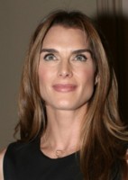 Brooke Shields Longsleeve T-shirt #1360875