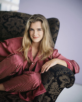 Brooke Shields Longsleeve T-shirt #2106554