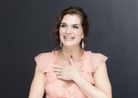 Brooke Shields Longsleeve T-shirt #2246492