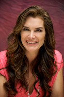 Brooke Shields Longsleeve T-shirt #2318359