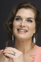 Brooke Shields Longsleeve T-shirt #2355376