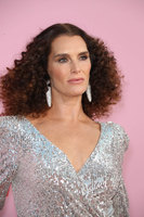 Brooke Shields Longsleeve T-shirt #3843982