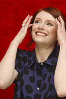 Bryce Dallas Howard Longsleeve T-shirt #2355471