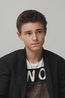Callan McAuliffe t-shirt #2361717