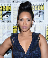 Candice Patton Sweatshirt #3723154